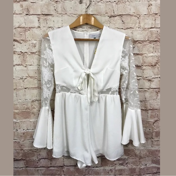 Harper & Me Romper 12 Bell Sleeve Lace open side - Picture 1 of 7